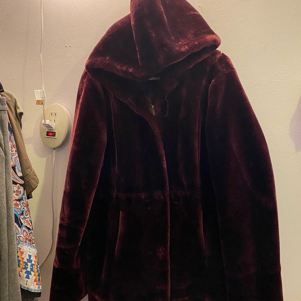 Faux fur maroon coat
